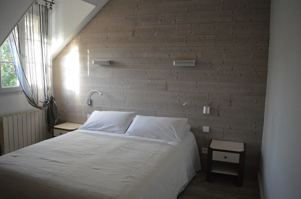 Logis Hôtel Ici m'aime Rouvray  Esterno foto