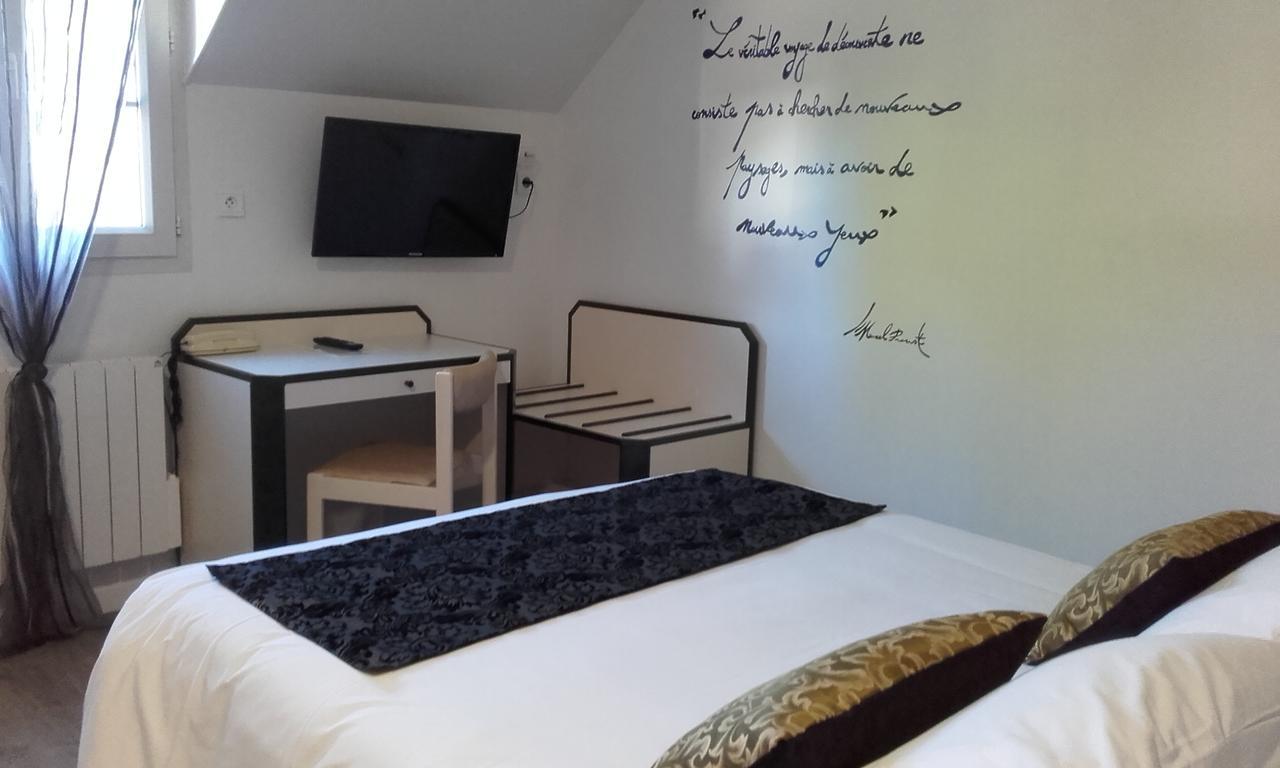 Logis Hôtel Ici m'aime Rouvray  Esterno foto